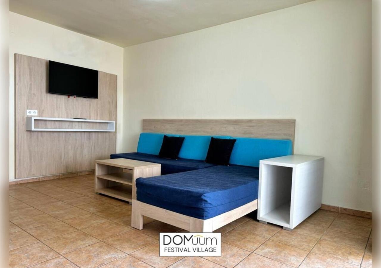 Domuum Holidays - Festival Village Salou Bagian luar foto
