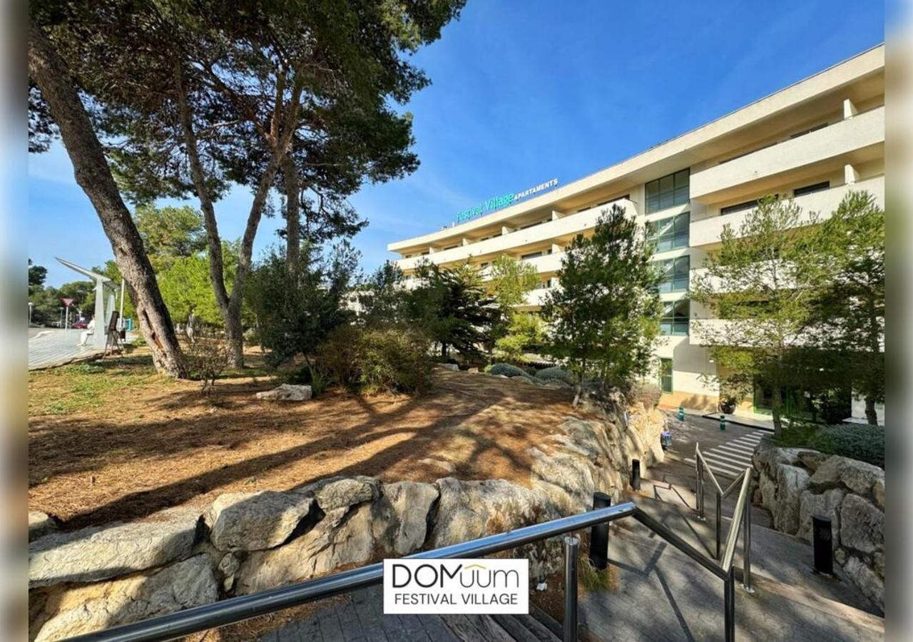 Domuum Holidays - Festival Village Salou Bagian luar foto