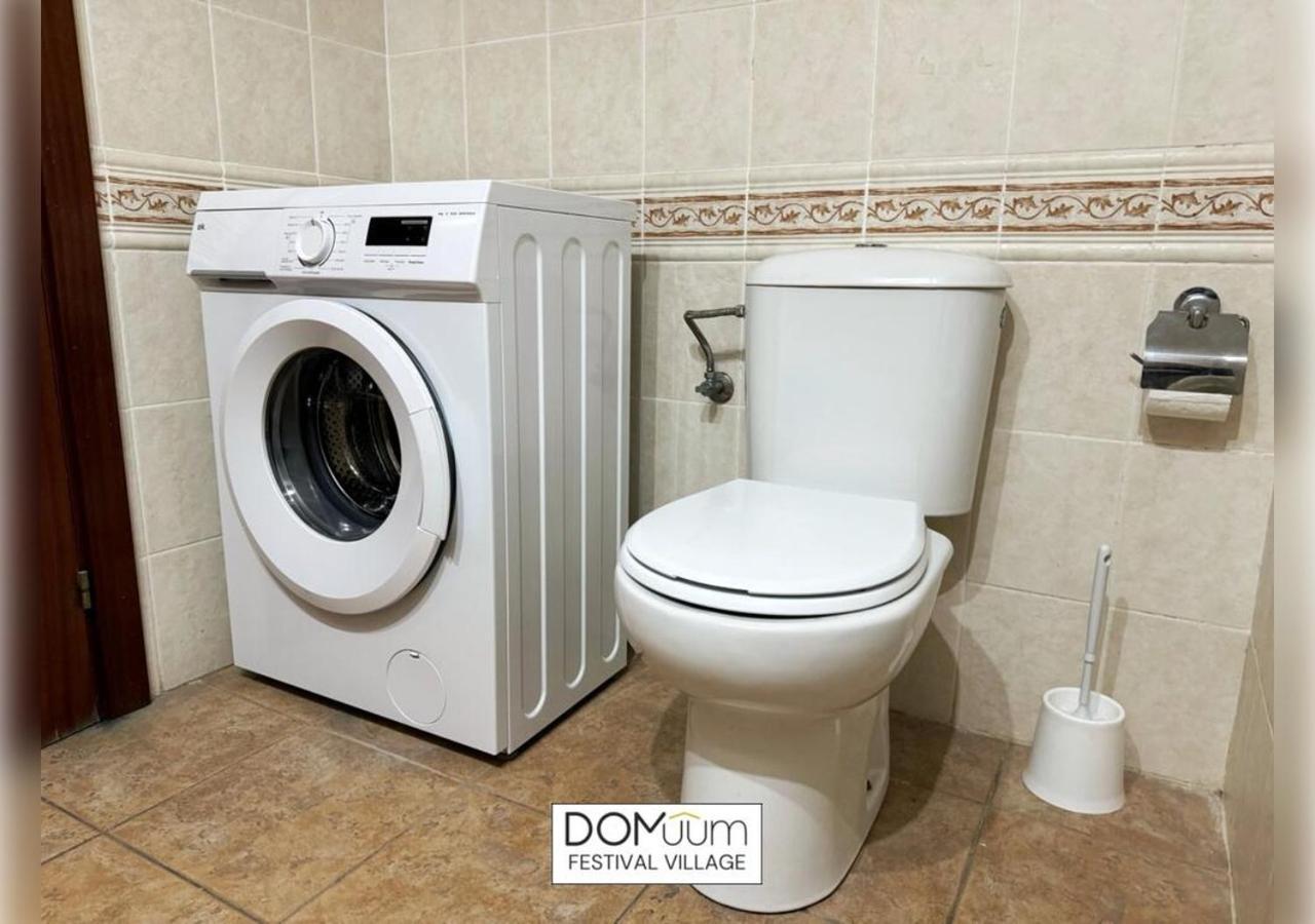Domuum Holidays - Festival Village Salou Bagian luar foto