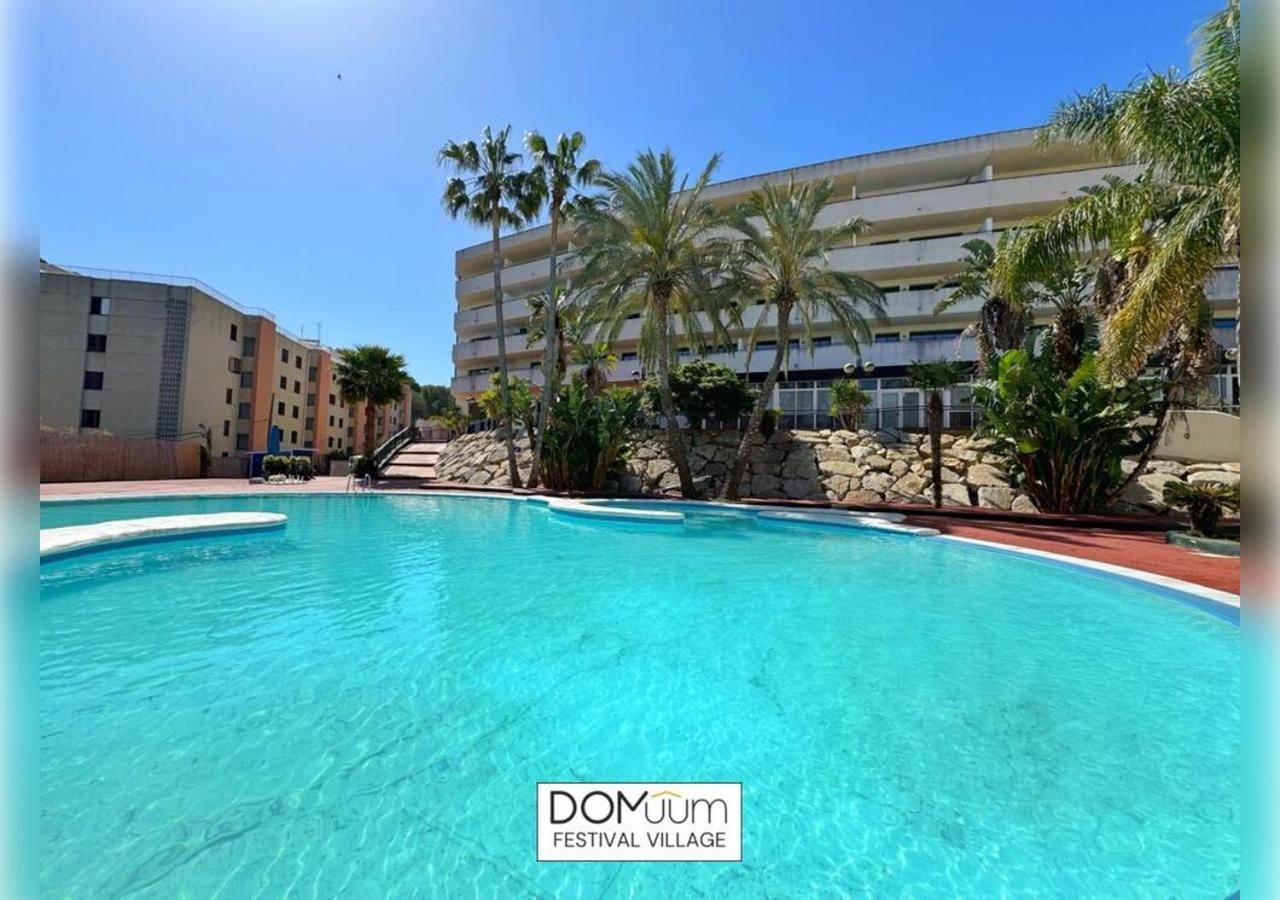 Domuum Holidays - Festival Village Salou Bagian luar foto